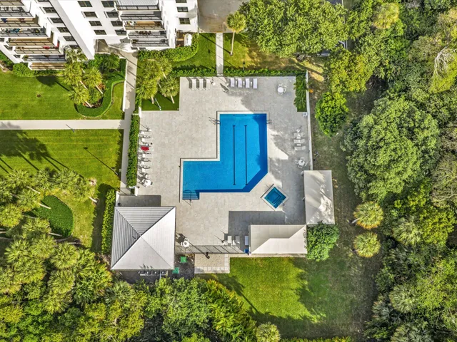 $845,000 | 2001 North Ocean Boulevard, Unit 305, Boca Raton, FL 33431