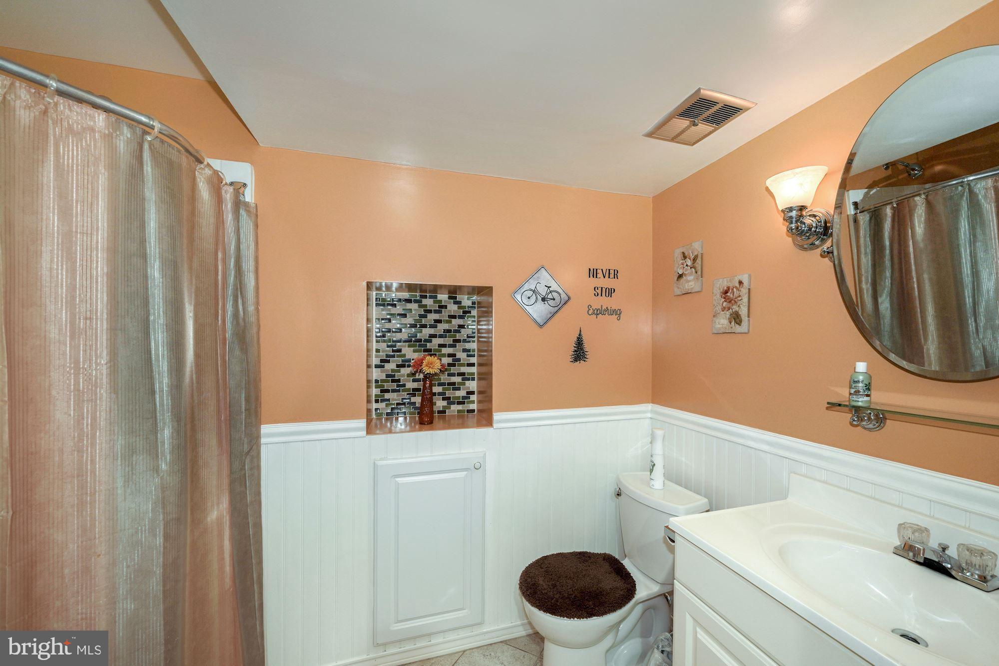 19300 Olney Mill Road Olney, MD 20832 - Photo 24 of 35 Basement full bathroom