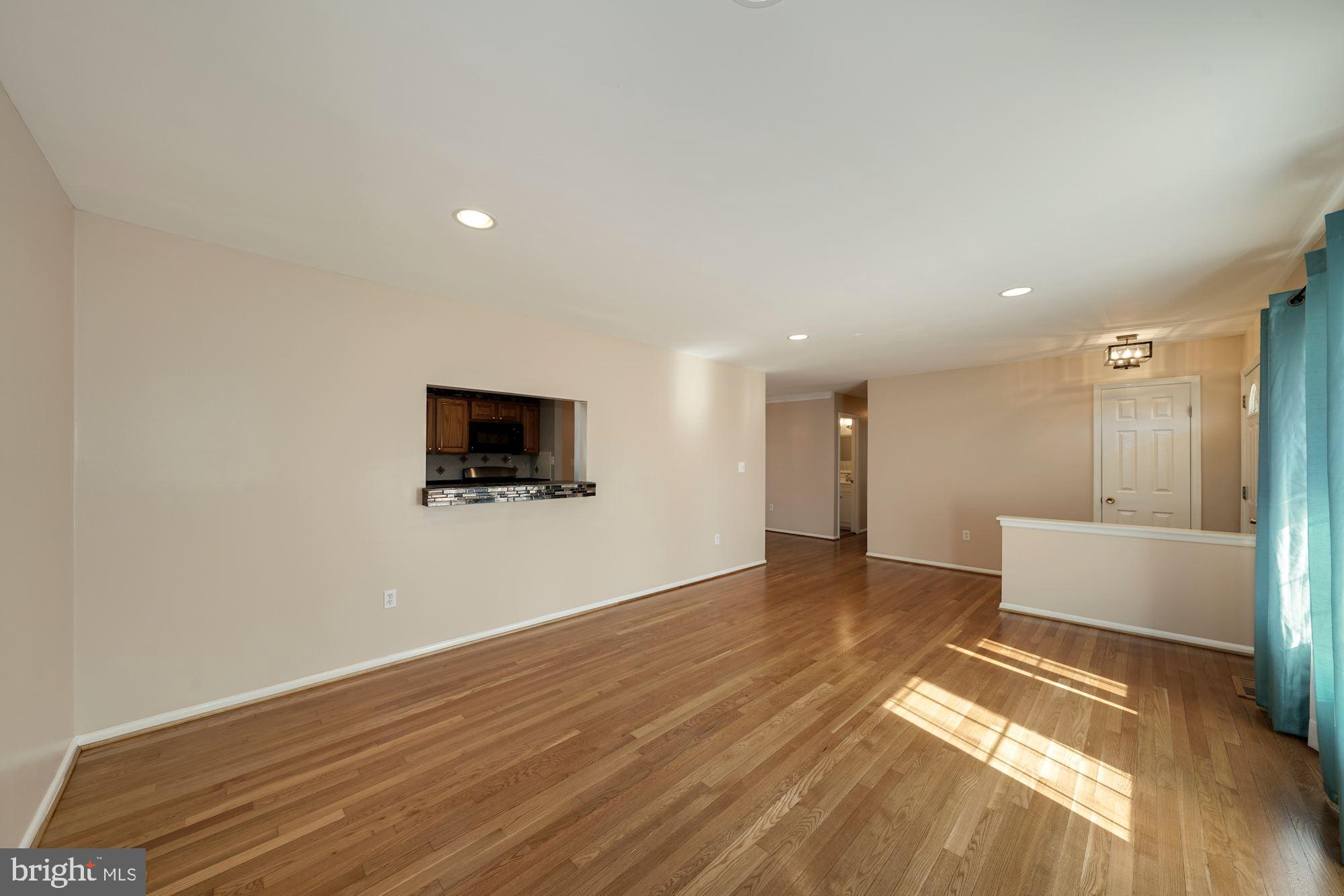 19300 Olney Mill Road Olney, MD 20832 - Photo 6 of 35 Family room
