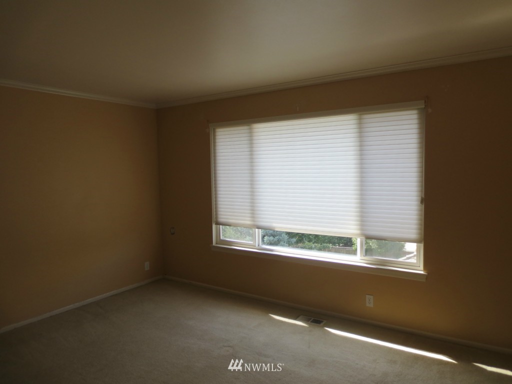 20404 29th Avenue Southeast Bothell, WA 98021 - Photo 12 of 25