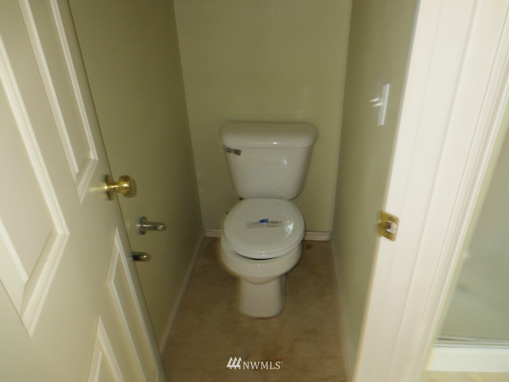 20404 29th Avenue Southeast Bothell, WA 98021 - Photo 15 of 25