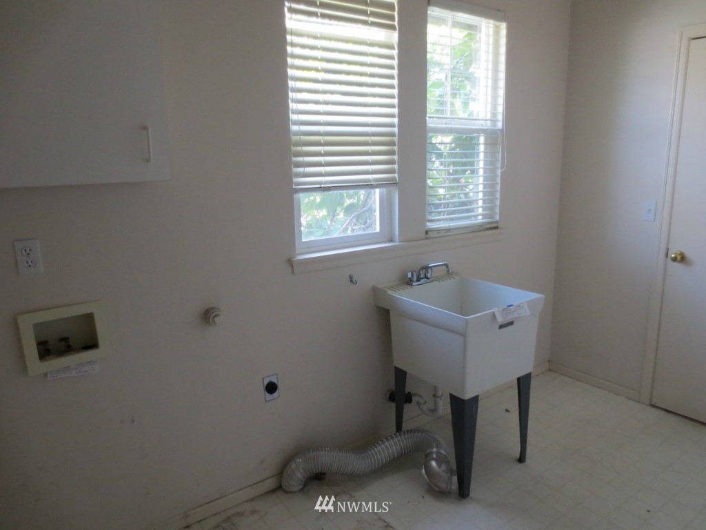 20404 29th Avenue Southeast Bothell, WA 98021 - Photo 17 of 25