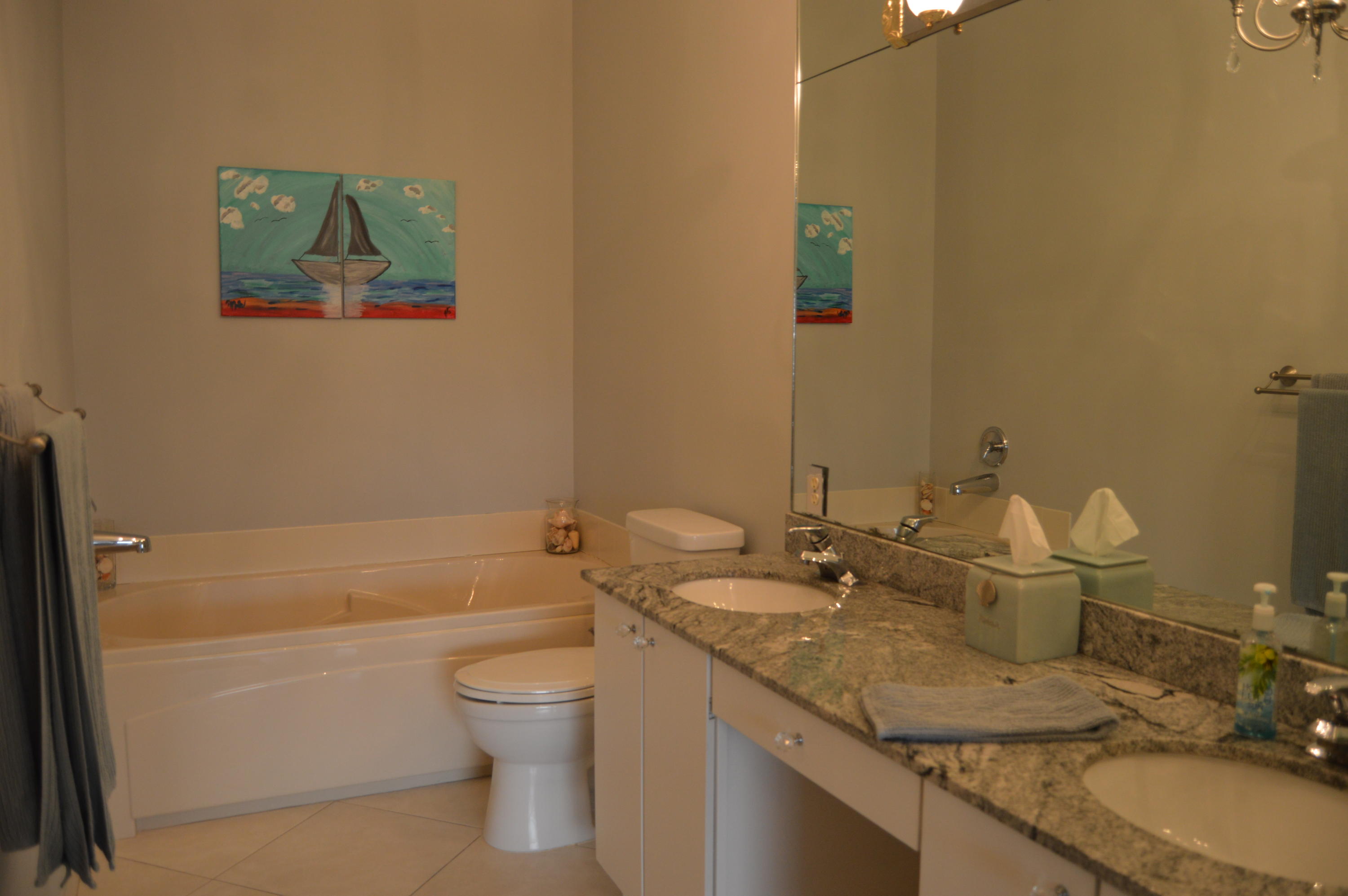 21111 Vía Solano Boca Raton, FL 33433 - Photo 30 of 38 Master Bathroom