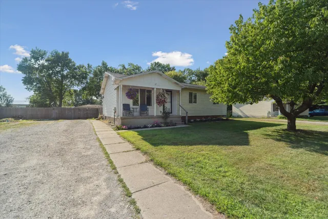 $184,999 | 331 Scarlett Oak Lane, Perry, MI 48872