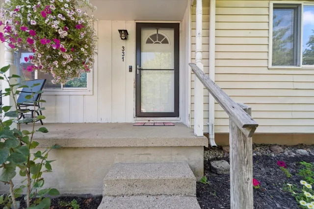 $184,999 | 331 Scarlett Oak Lane, Perry, MI 48872