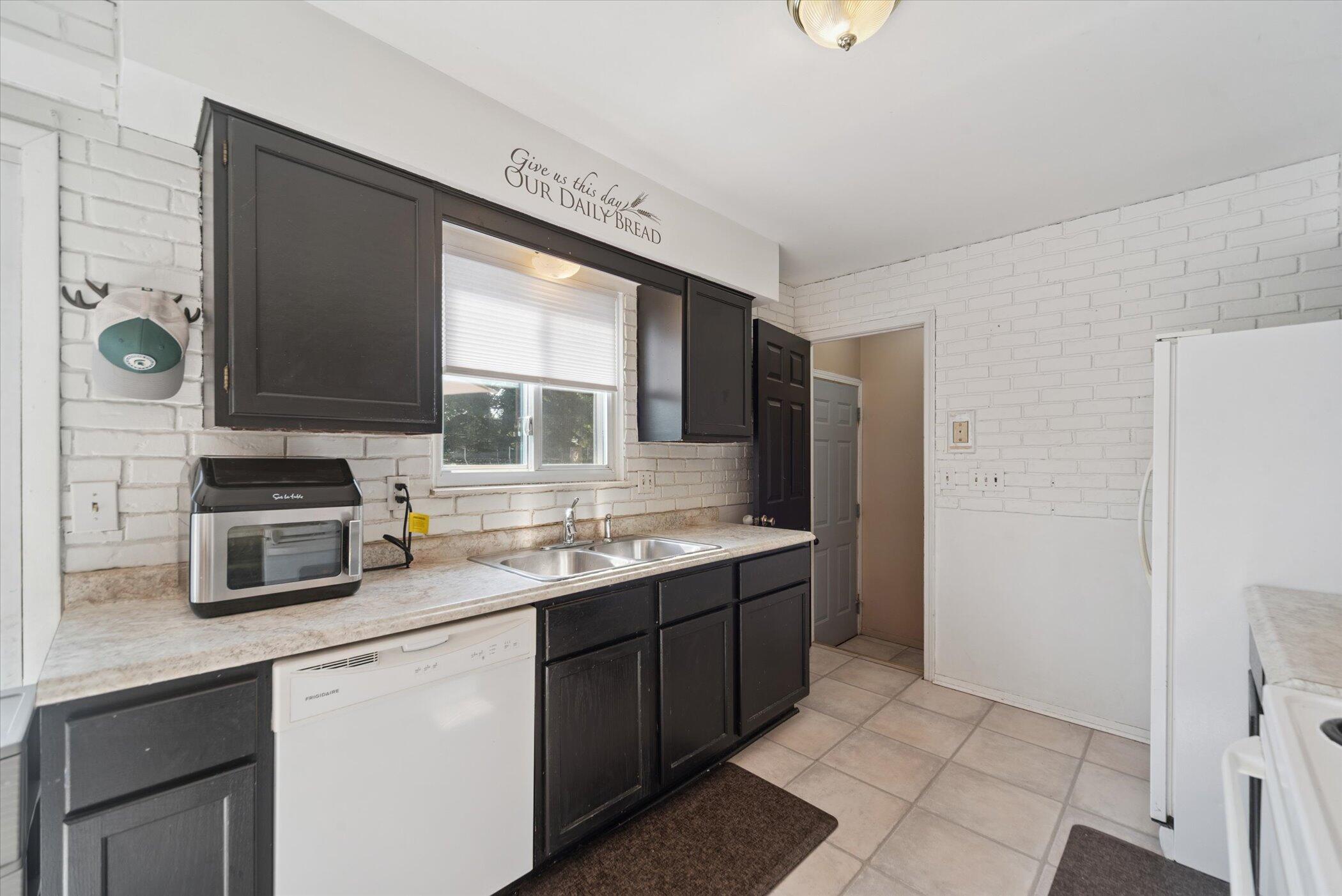 331 Scarlett Oak Lane Perry, MI 48872 - Photo 5 of 23 10-331-Scarlett-Oak-Ln-Perry-MI-48872-Wi