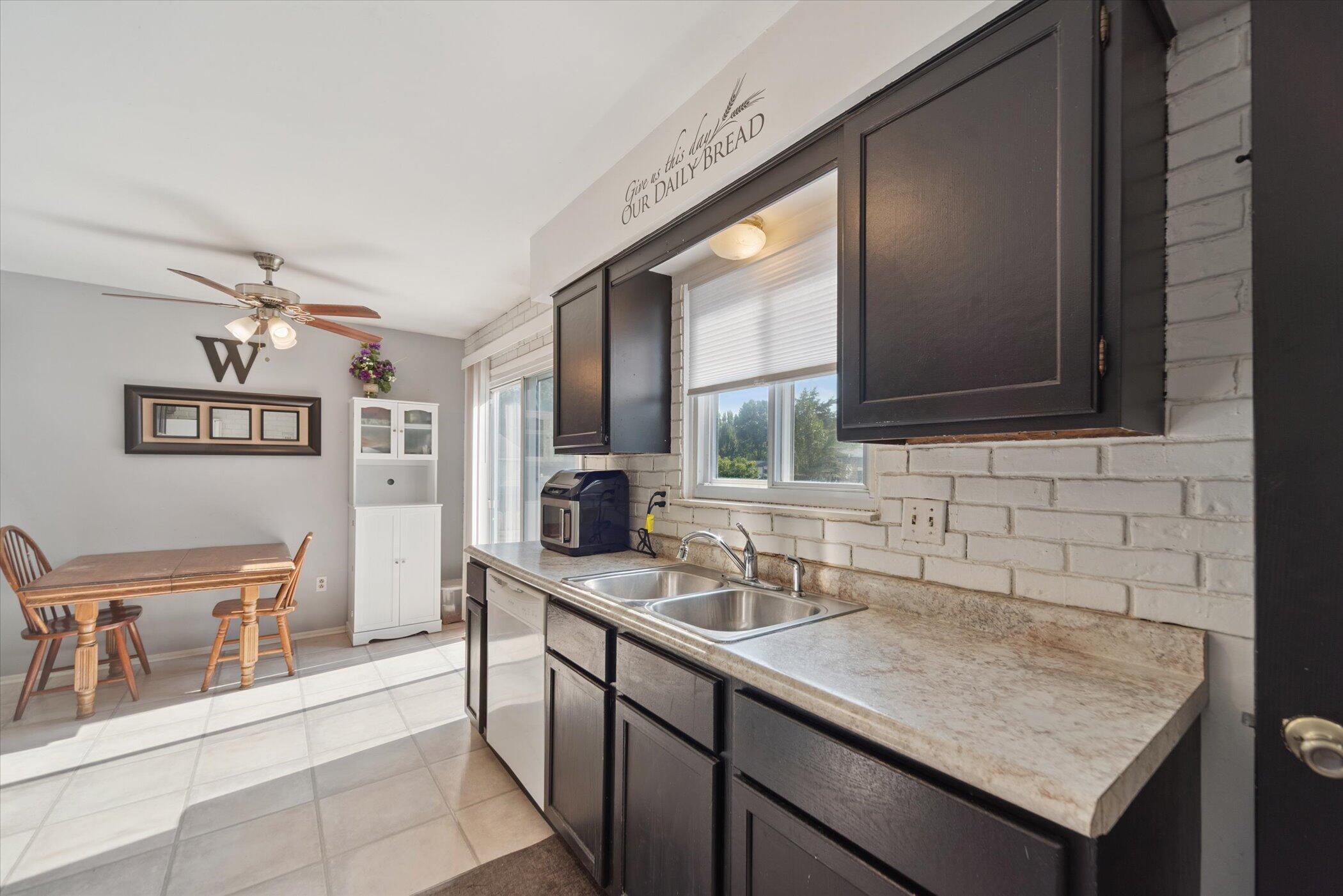 331 Scarlett Oak Lane Perry, MI 48872 - Photo 9 of 23 14-331-Scarlett-Oak-Ln-Perry-MI-48872-Wi