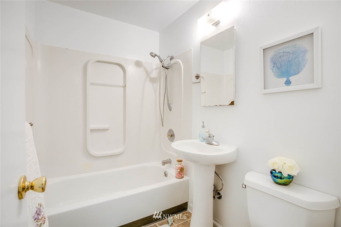 4411 Southeast 2nd Place Renton, WA 98059 - Photo 14 of 22