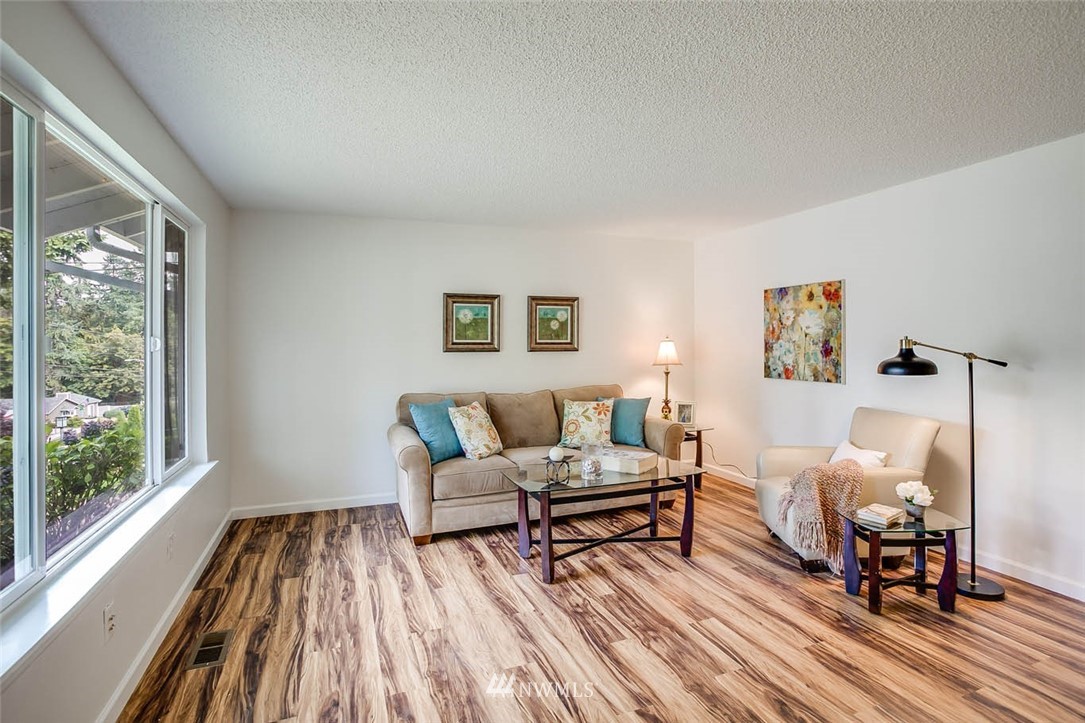 4411 Southeast 2nd Place Renton, WA 98059 - Photo 5 of 22