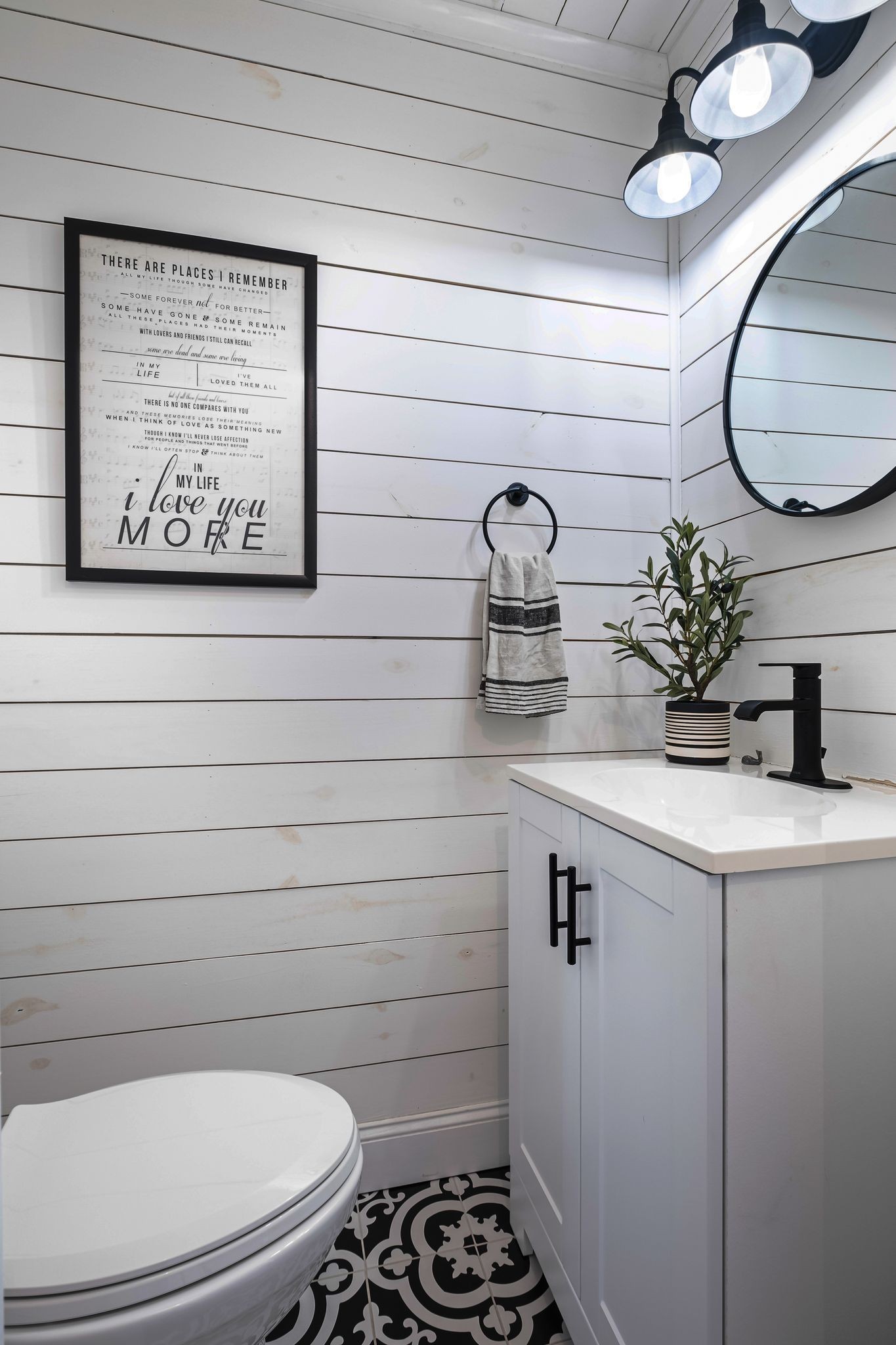 4125 Trinity Road Franklin, TN 37067 - Photo 31 of 44 a bathroom with a toilet and a sink