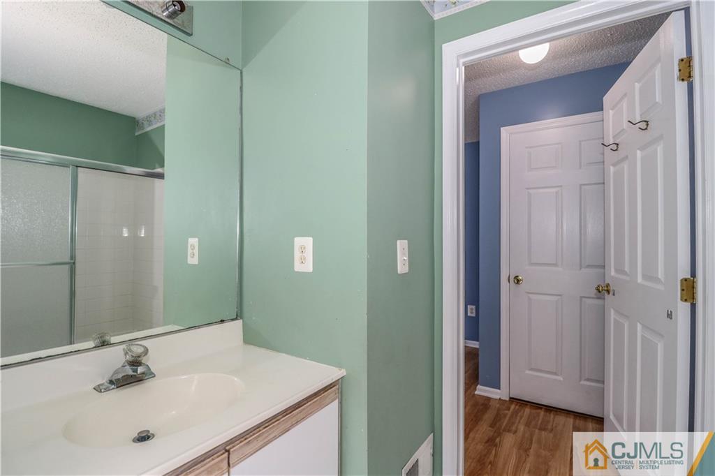 41 Inverness Drive Edison, NJ 08820 - Photo 17 of 22 Gallery Image 17