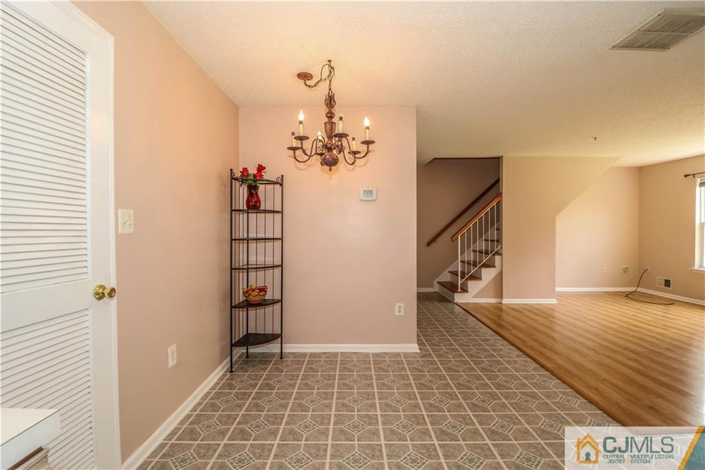 41 Inverness Drive Edison, NJ 08820 - Photo 4 of 22 Gallery Image 4