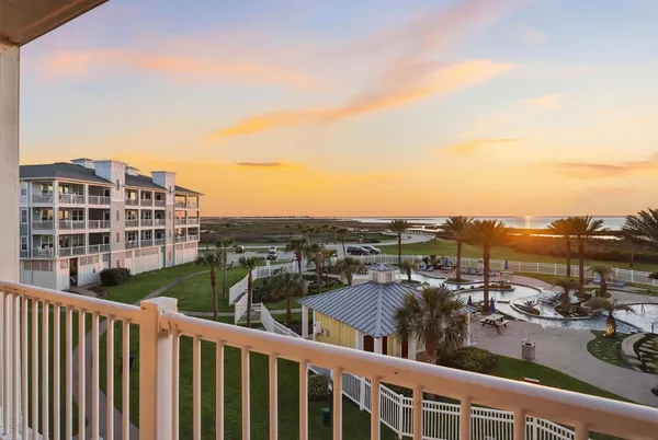 $479,000 | 27010 Estuary Drive, Unit 203, Galveston, TX 77554