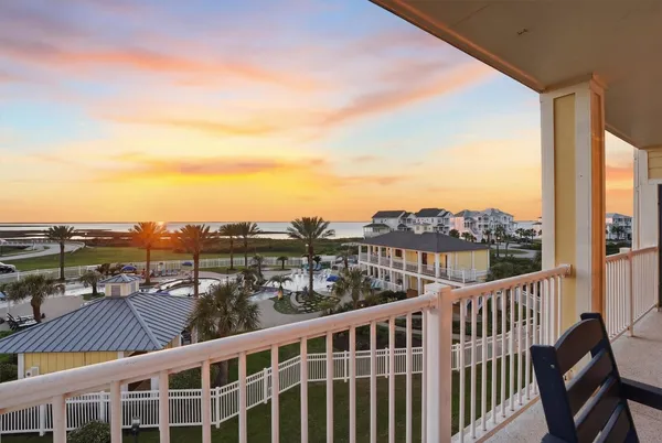 $479,000 | 27010 Estuary Drive, Unit 203, Galveston, TX 77554