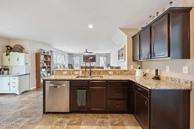 $425,000 | 601 Prince William Drive, Elizabeth City, NC 27909