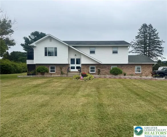 $2,700 | 205 Earl Drive, Brodheadsville, PA 18322