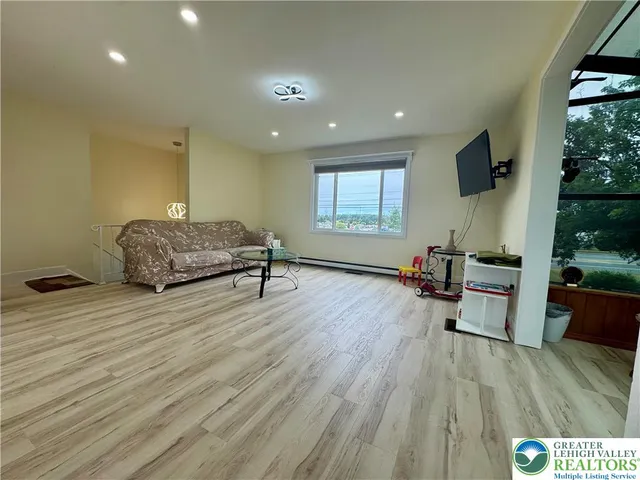 $2,700 | 205 Earl Drive, Brodheadsville, PA 18322