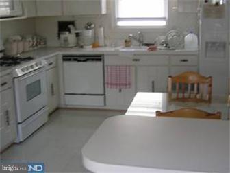 9090 Ferndale Street Philadelphia, PA 19115 - Photo 3 of 4 Kitchen