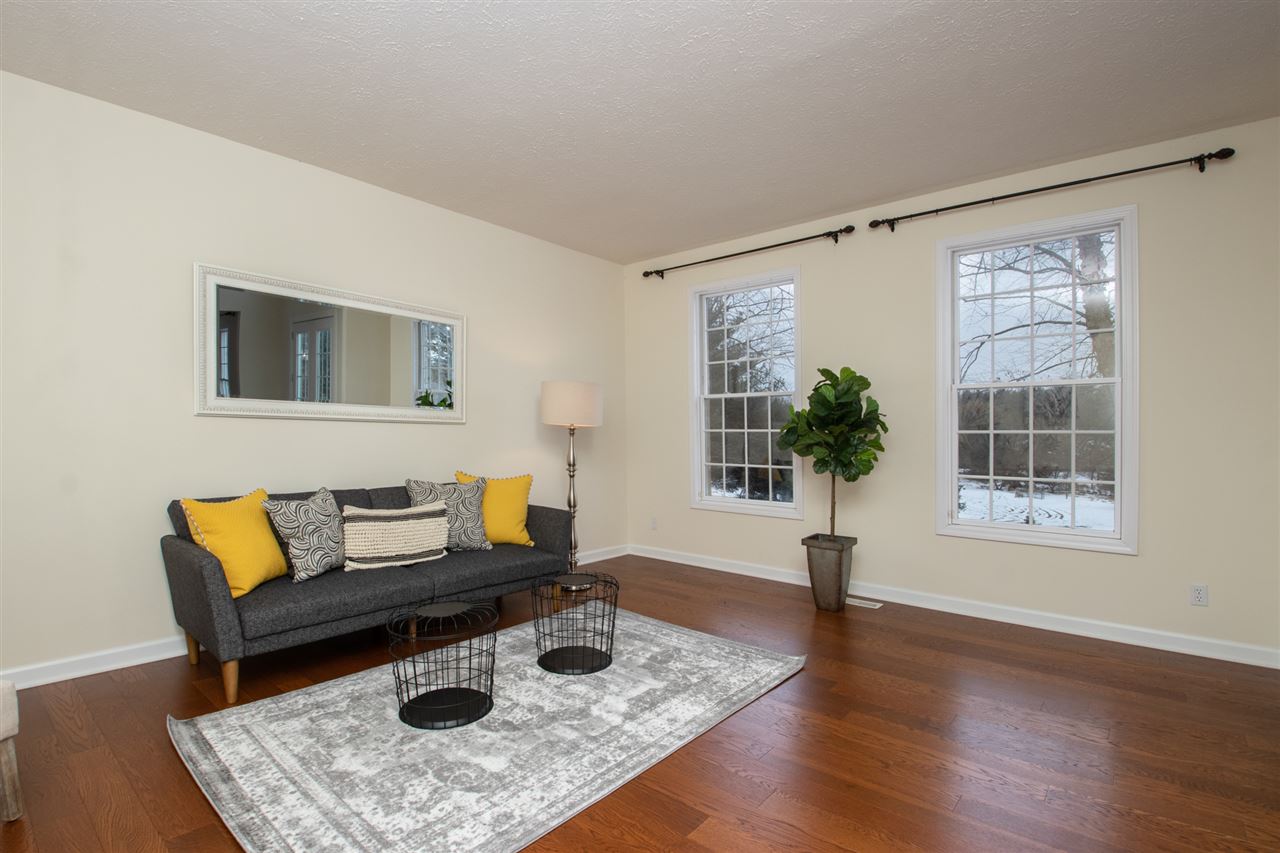8236 Killarney Aire Road Roscoe, IL 61073 - Photo 4 of 25 Gallery Image 4
