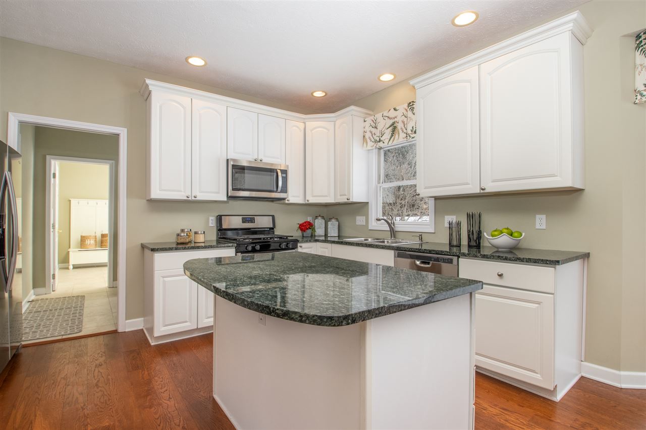 8236 Killarney Aire Road Roscoe, IL 61073 - Photo 8 of 25 Gallery Image 8
