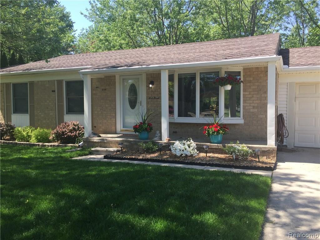 40756 Village Wood Road Novi, MI 48375 - Photo 4 of 46 IMG_0976.JPG