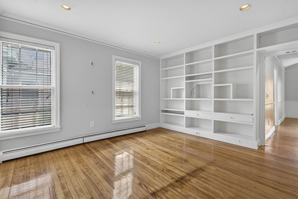 12 Crown Street Worcester, MA 01609 - Photo 25 of 42