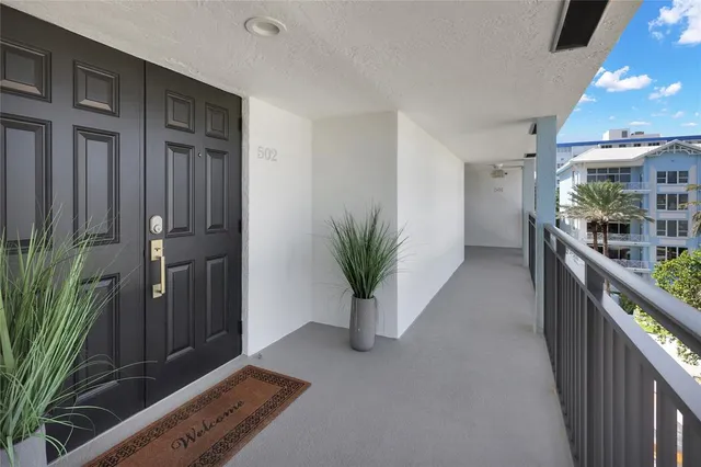 a view of a yard and a fountain