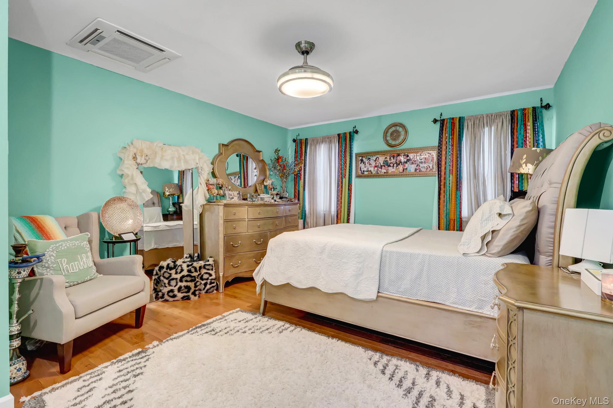 301 Oak Neck Road West Islip, NY 11795 - Photo 12 of 16