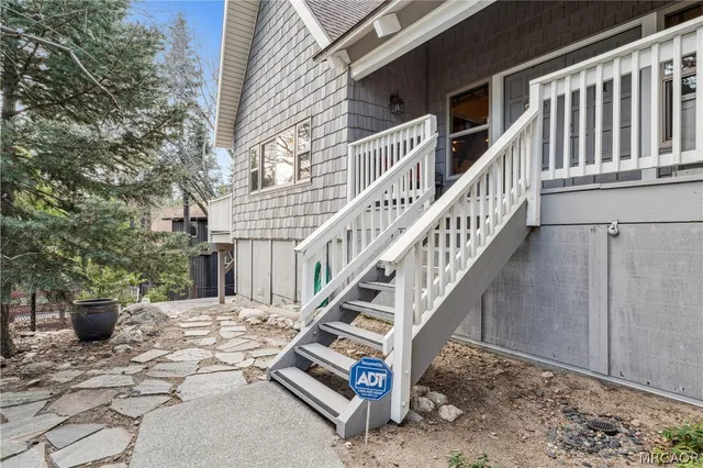 $1,050,000 | 200 Birchwood Drive, Lake Arrowhead, CA 92352