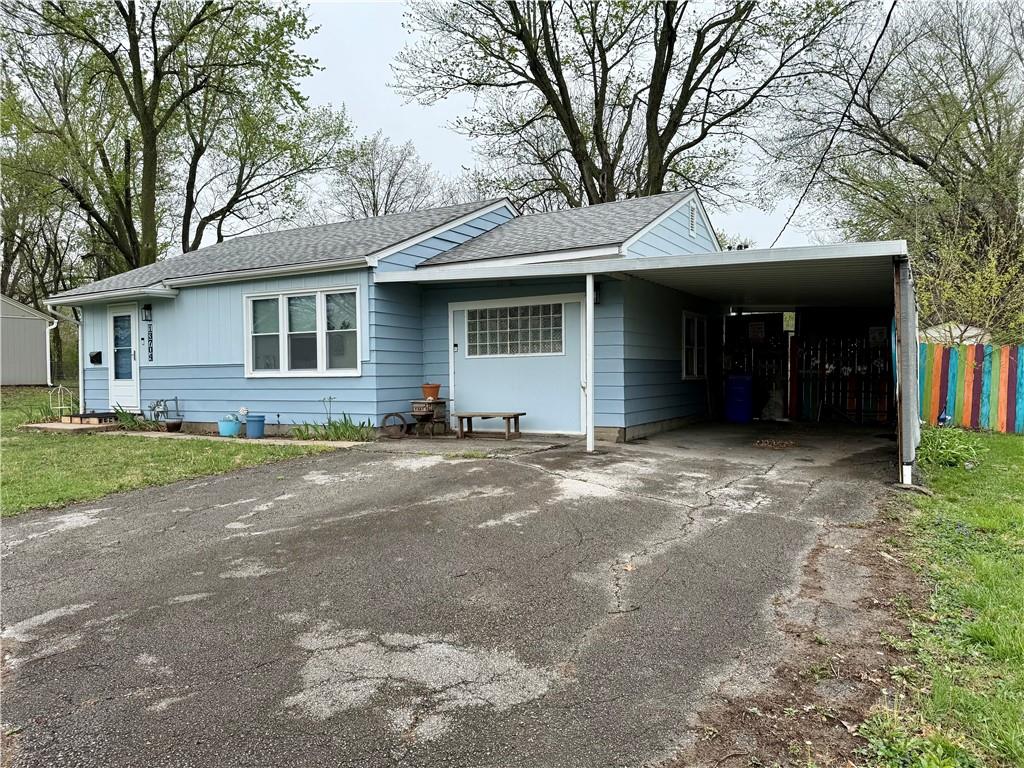 13704 Norby Road Grandview, MO 64030 - Photo 3 of 11