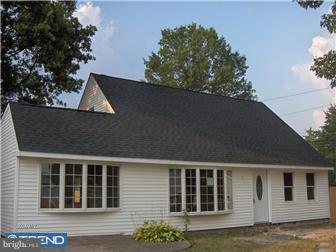 51 Violet Road Levittown, PA 19057 - Photo 2 of 12 Exterior Front