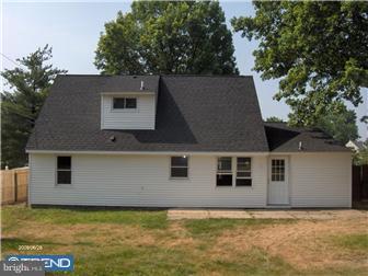 51 Violet Road Levittown, PA 19057 - Photo 3 of 12 Exterior Back
