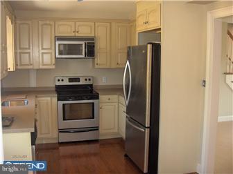 51 Violet Road Levittown, PA 19057 - Photo 5 of 12 Kitchen