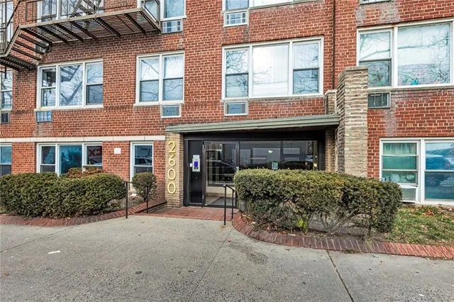 $359,000 | 2600 East 21st Street, Unit 7C | Sheepshead Bay