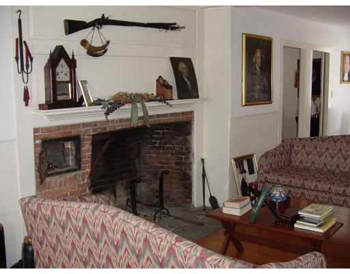 327 Boston Road Sutton, MA 01590 - Photo 2 of 10 Gallery Image 2