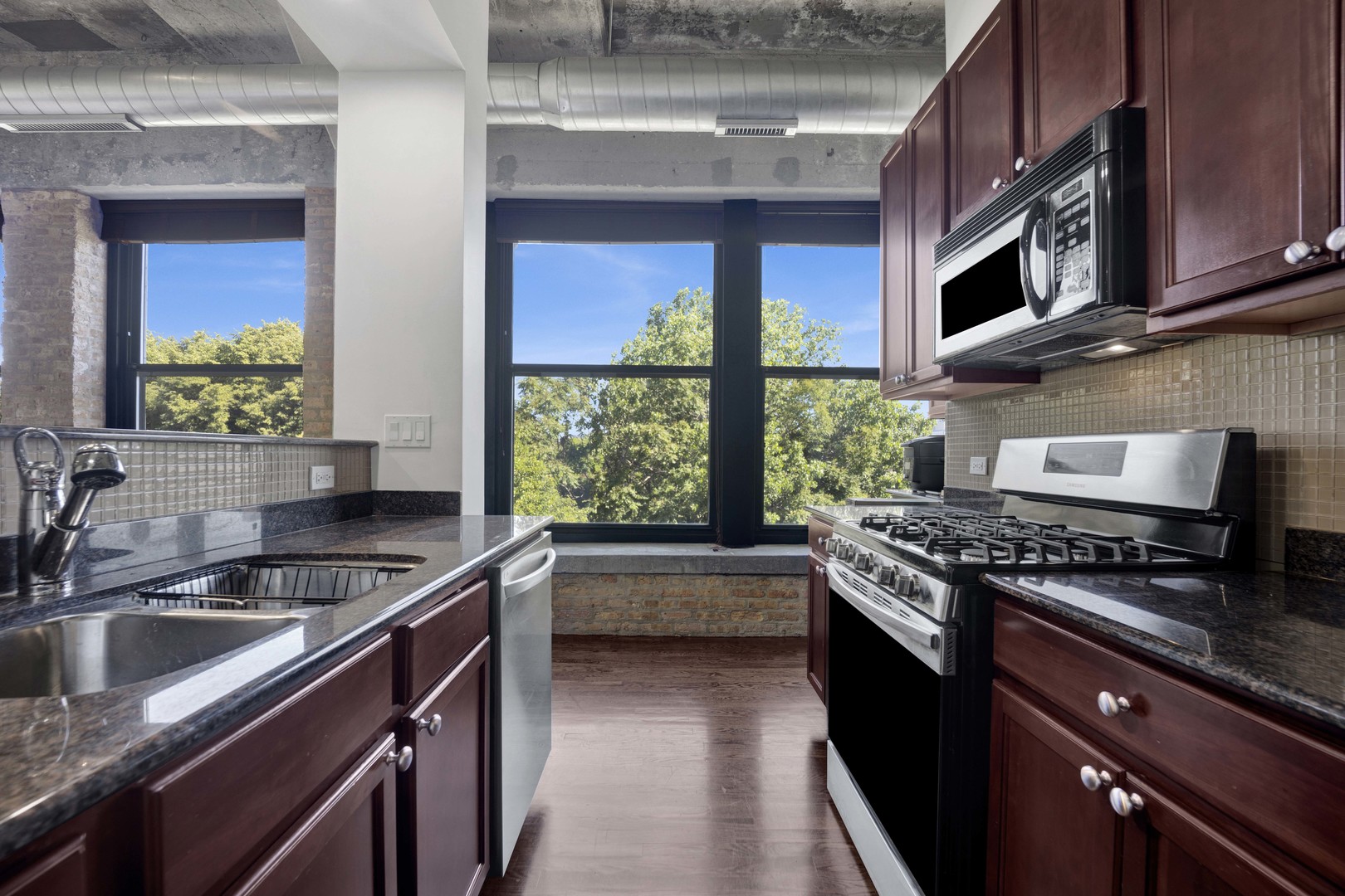 1069 West 14th Place, Unit 332 Chicago, IL 60608 - Photo 6 of 26
