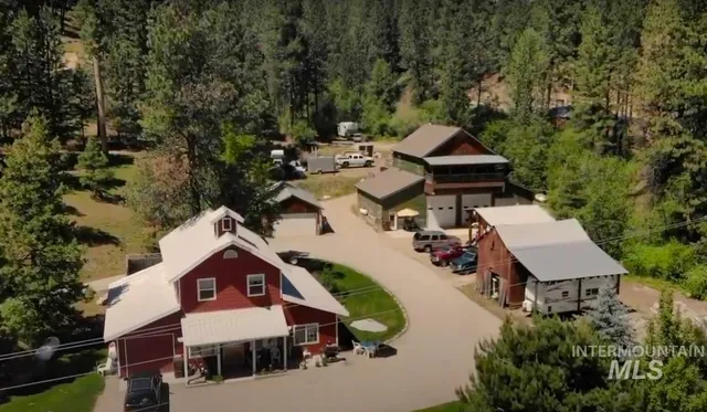 $2,950,000 | 840-842 Banks Lowman Road, Garden Valley, ID 83622