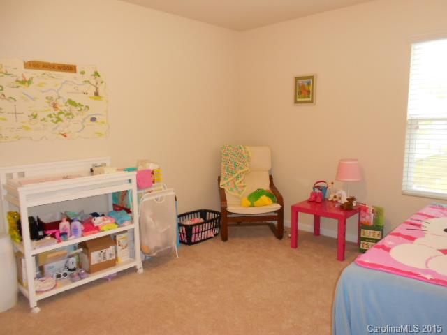 8906 Paddle Oak Road, Unit 403 Charlotte, NC 28227 - Photo 13 of 16 Gallery Image 13