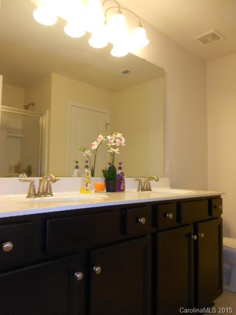 8906 Paddle Oak Road, Unit 403 Charlotte, NC 28227 - Photo 15 of 16 Gallery Image 15