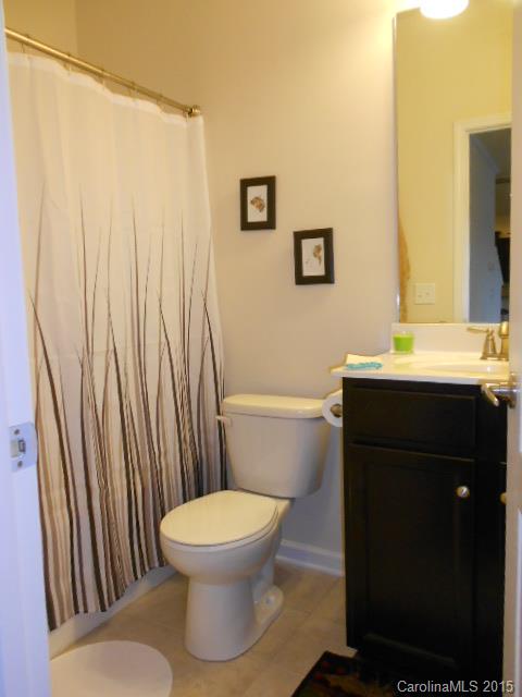 8906 Paddle Oak Road, Unit 403 Charlotte, NC 28227 - Photo 9 of 16 Gallery Image 9