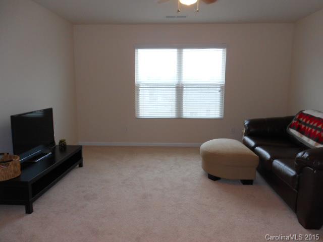 8906 Paddle Oak Road, Unit 403 Charlotte, NC 28227 - Photo 10 of 16 Gallery Image 10