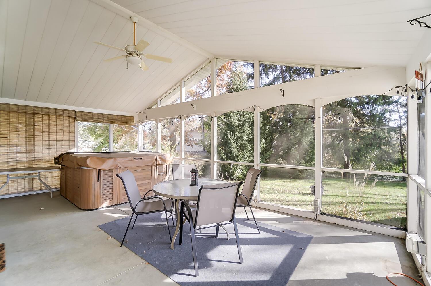265 Dunbarton Road Columbus, OH 43230 - Photo 19 of 45 Screened in Porch