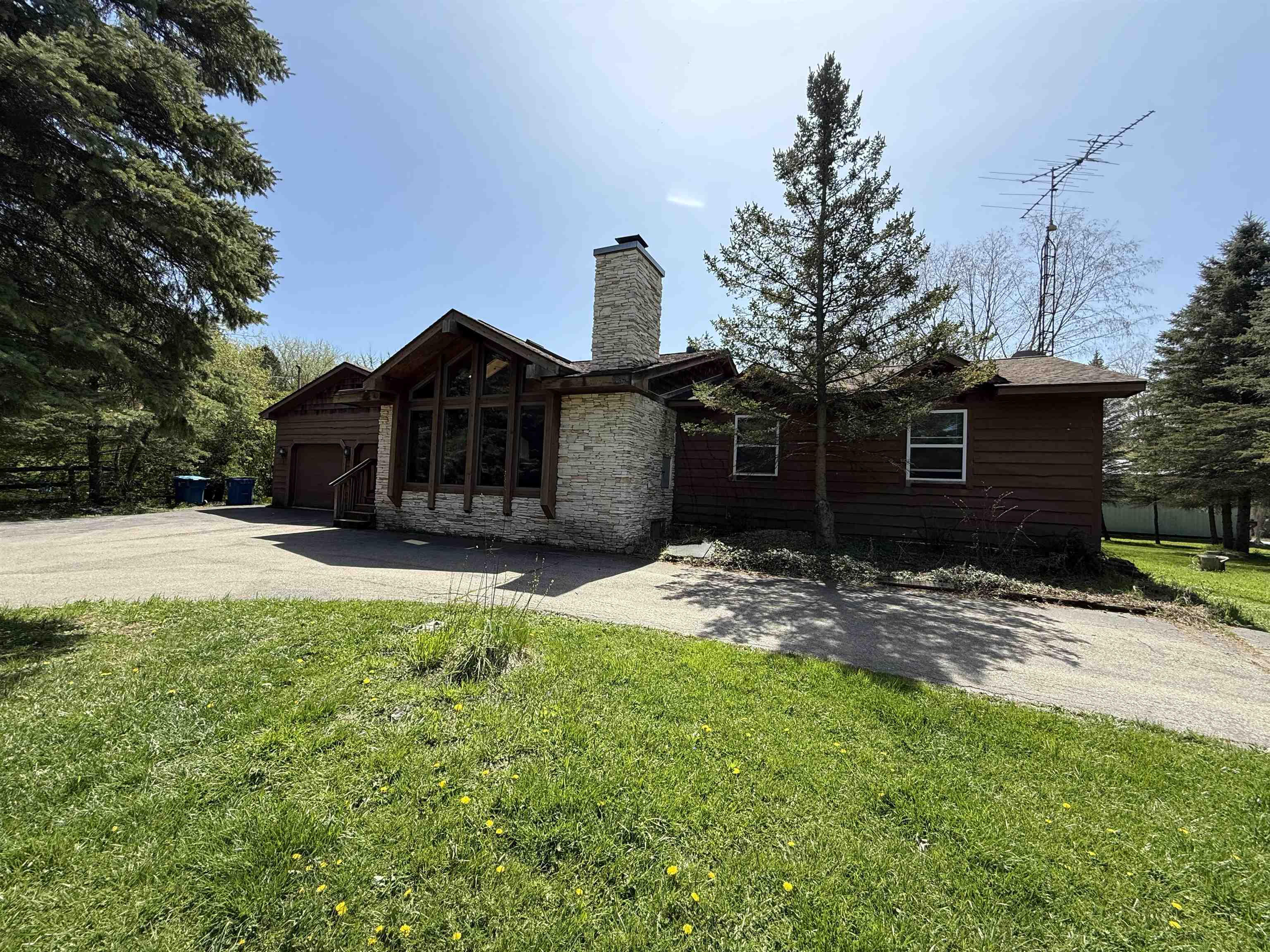 5235 Lahring Road Linden, MI 48451 - Photo 2 of 42