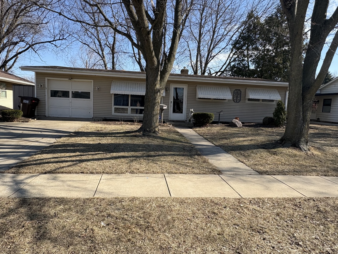 1164 Westview Drive Rochelle, IL 61068 - Photo 2 of 20