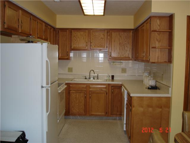 5715 Misty Ridge Circle Indianapolis, IN 46237 - Photo 4 of 15 Gallery Image 4