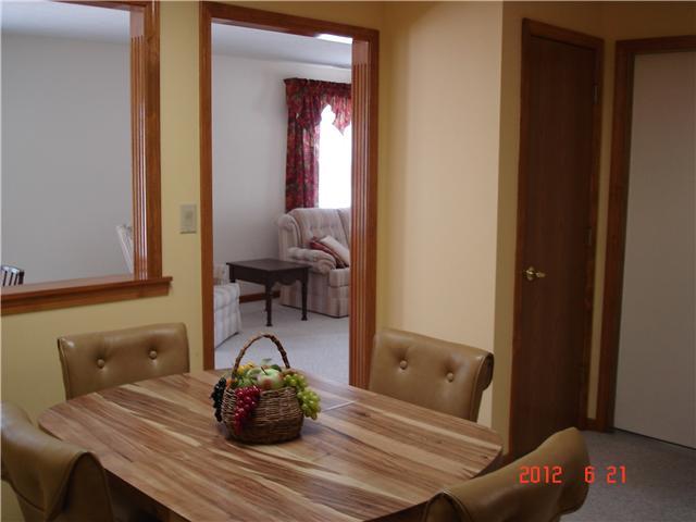 5715 Misty Ridge Circle Indianapolis, IN 46237 - Photo 6 of 15 Gallery Image 6