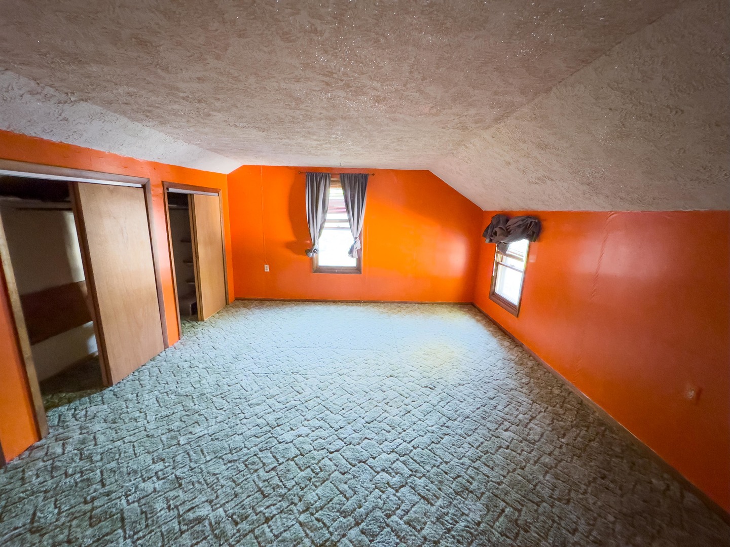 702 East Timber Street Pontiac, IL 61764 - Photo 24 of 25 a view of an empty room with a window