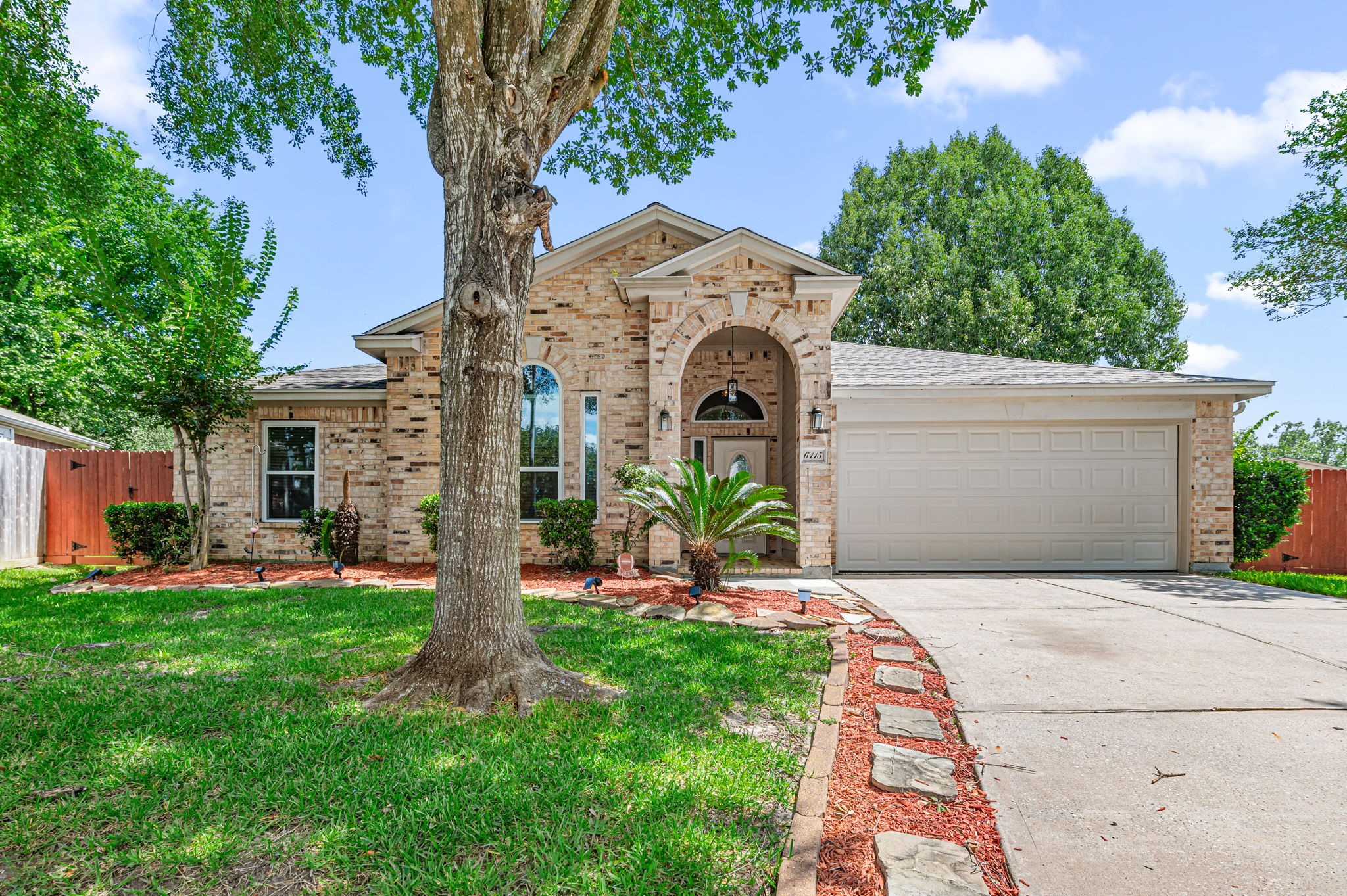 6115 Caroline Green Court Spring, TX 77373 - Photo 1 of 32