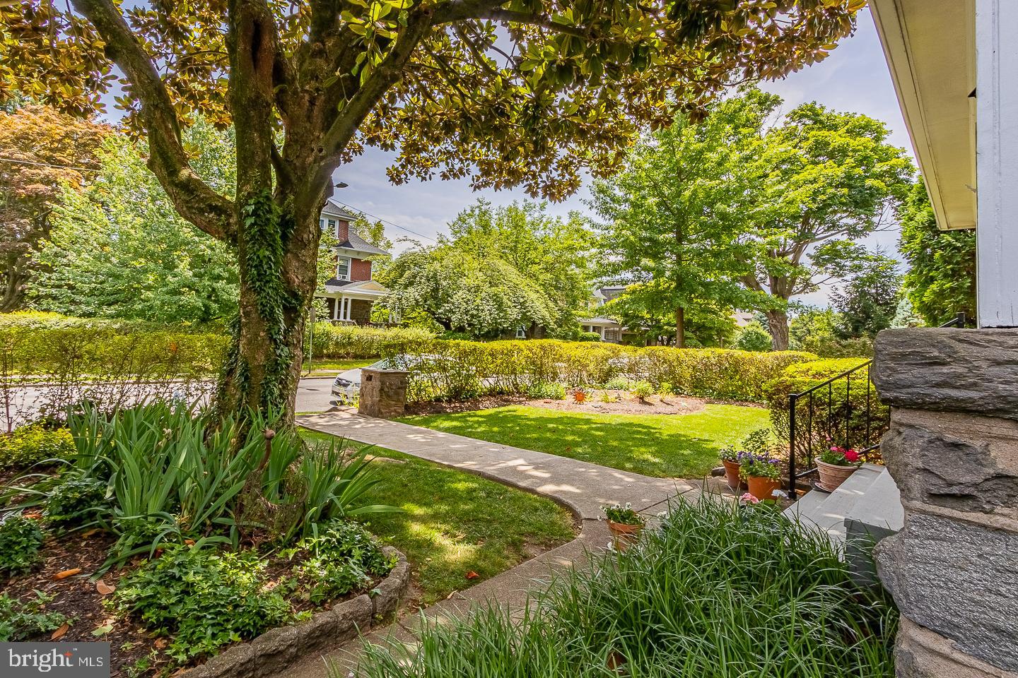 22 Tenby Road Havertown, PA 19083 - Photo 6 of 43 Front yard