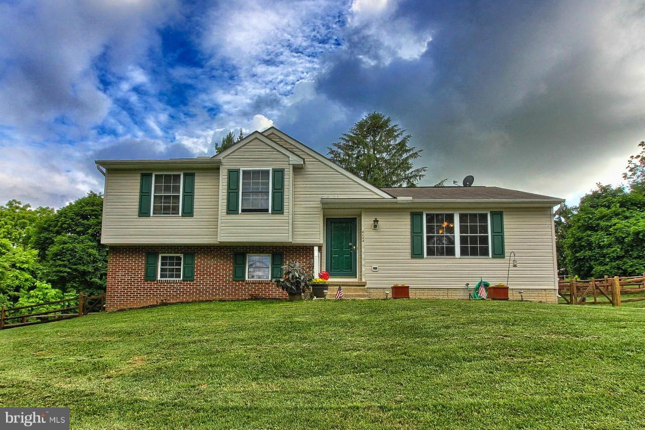 4203 North Hunter Road Hampstead, MD 21074 - Photo 1 of 25 Exterior (Front)